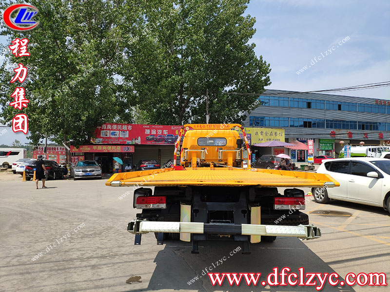 程力集團(tuán)東風(fēng)D8清障車